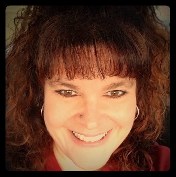 Meet your Posher, Amy - Picture 1 of 3